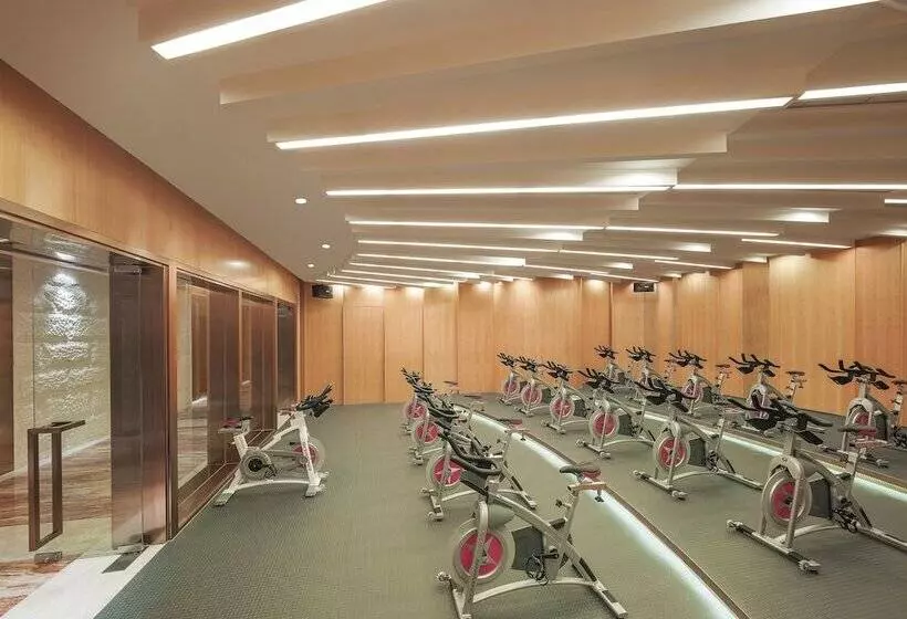 هتل New World Dalian