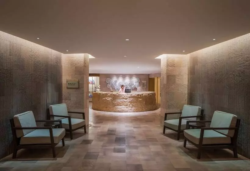 هتل New World Dalian