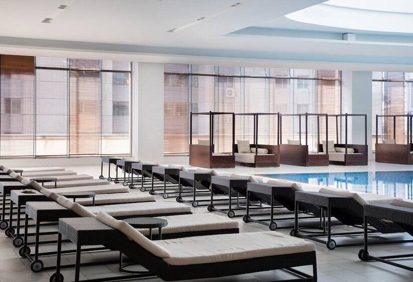 Отель New World Dalian