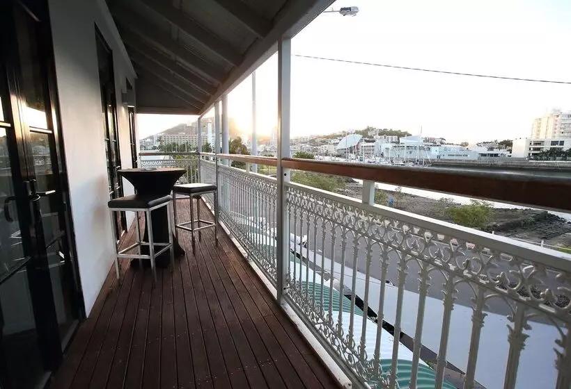 هتل Oaks Townsville Metropole