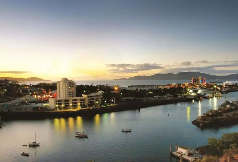 هتل Oaks Townsville Metropole