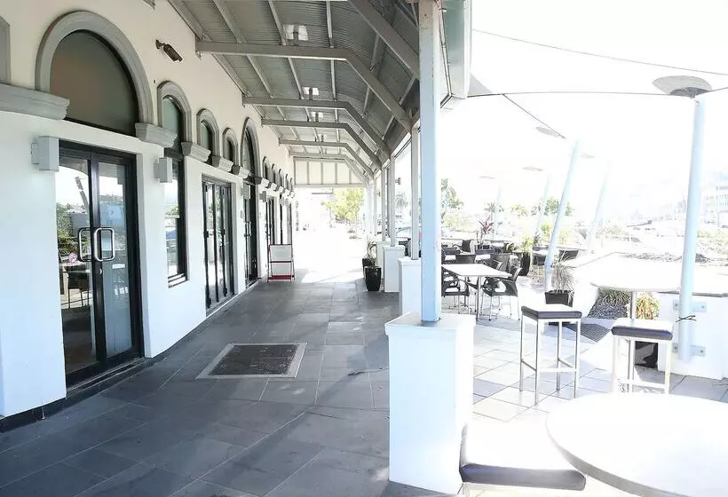 هتل Oaks Townsville Metropole
