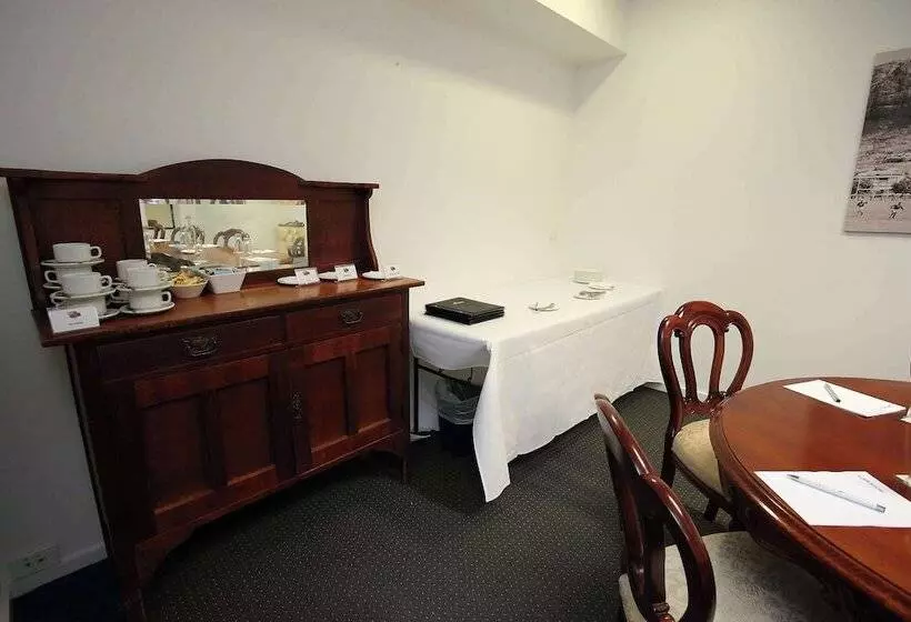 هتل Oaks Townsville Metropole