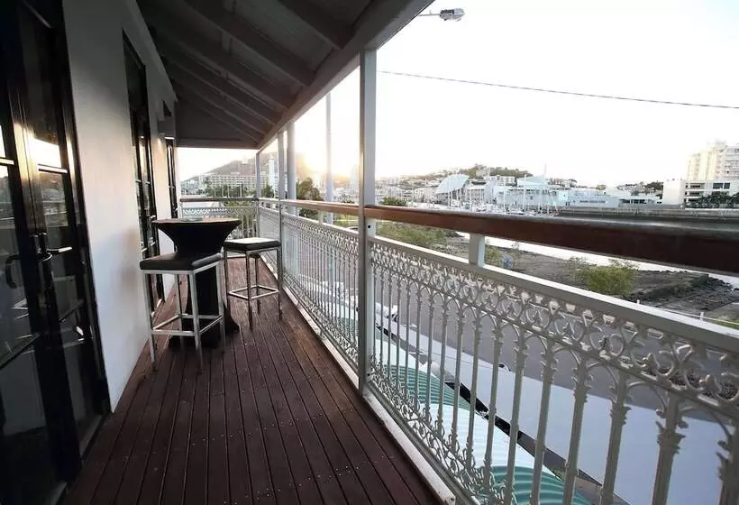 هتل Oaks Townsville Metropole
