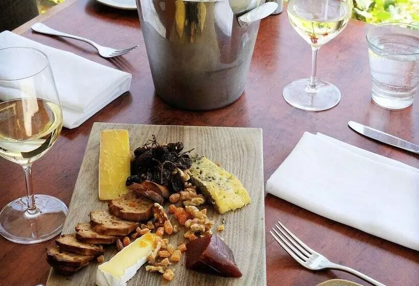 בית מלון כפרי The Sebel Launceston