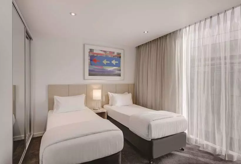Travelodge Hotel Melbourne Docklands