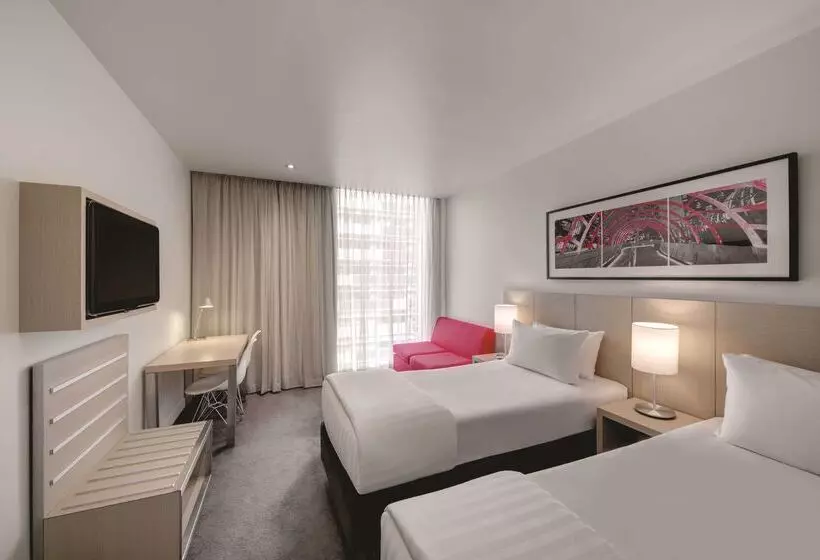 Travelodge Hotel Melbourne Docklands