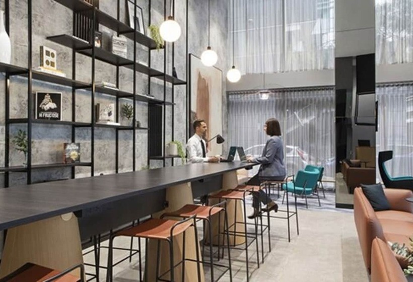 Travelodge Hotel Melbourne Docklands