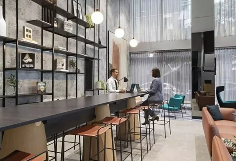 Travelodge Hotel Melbourne Docklands