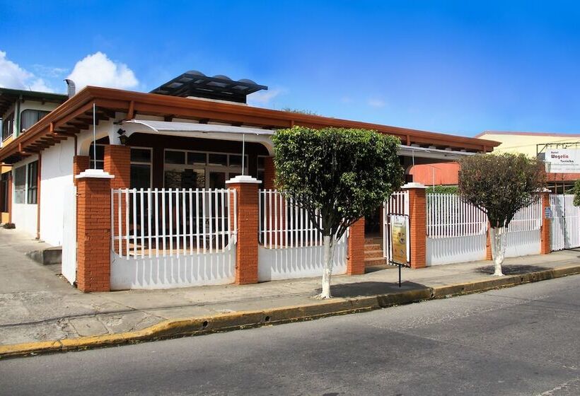 فندق Wagelia Turrialba