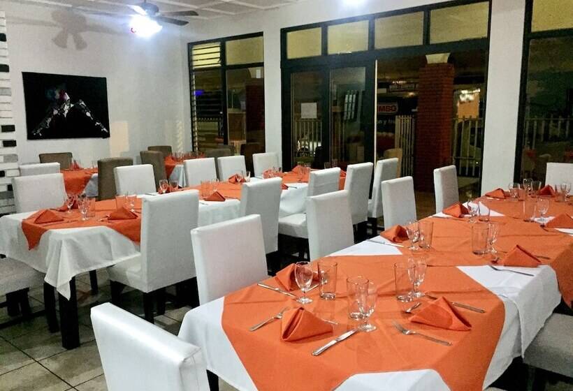 فندق Wagelia Turrialba