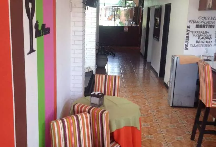 ホテル Wagelia Turrialba