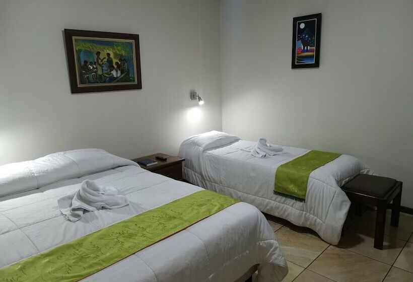 فندق Wagelia Turrialba