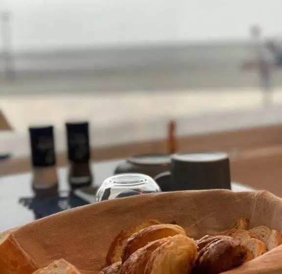 تختخواب و صبحانه Les Mouettes Blessées