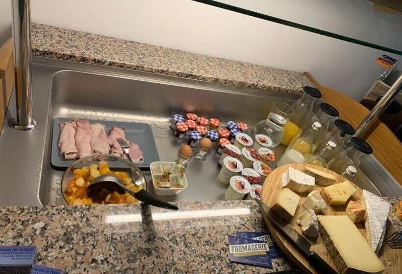 تختخواب و صبحانه Les Mouettes Blessées