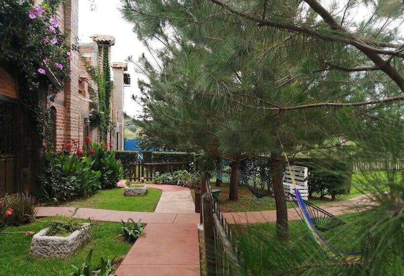 Hotel Cabañas Azul Tequilana