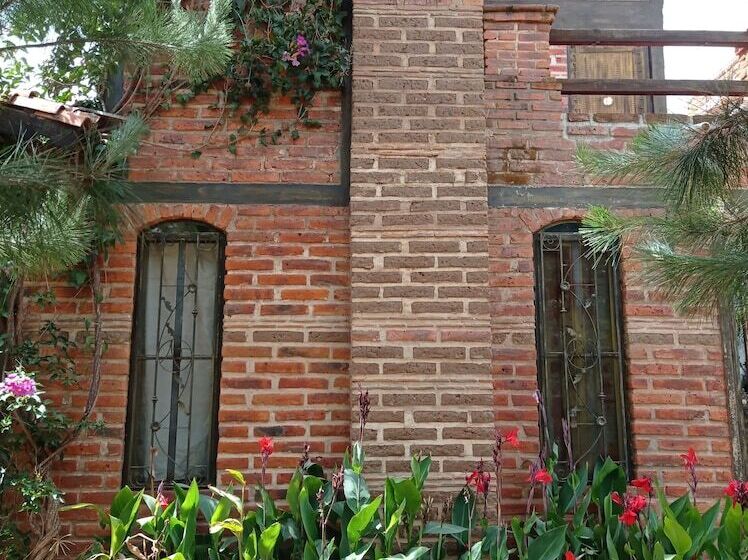 Hotel Cabañas Azul Tequilana