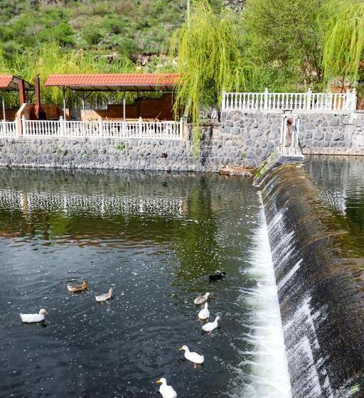 هتل Getap Resort Arzni