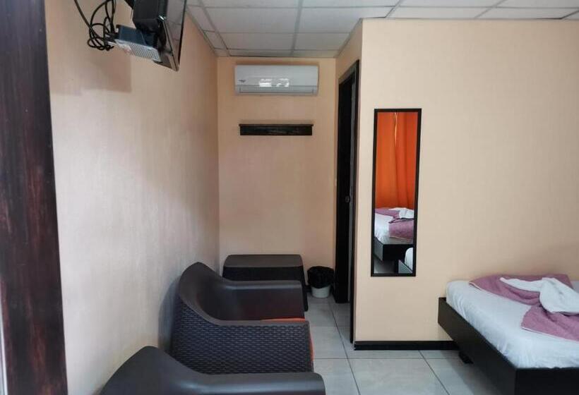 هتل Palmera Real Hot Springs