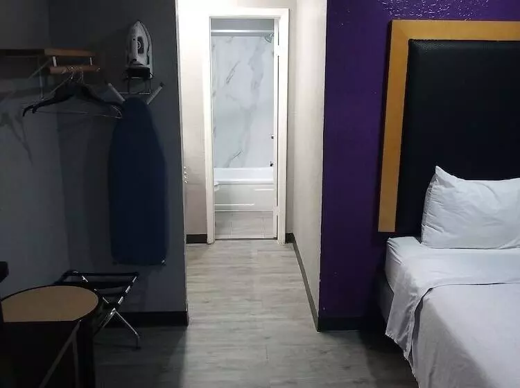 Motelli Coachman S Inn & Suites