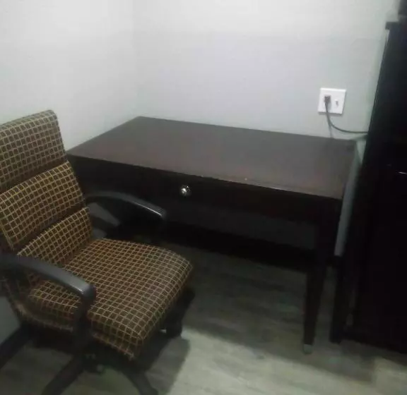 Motelli Coachman S Inn & Suites