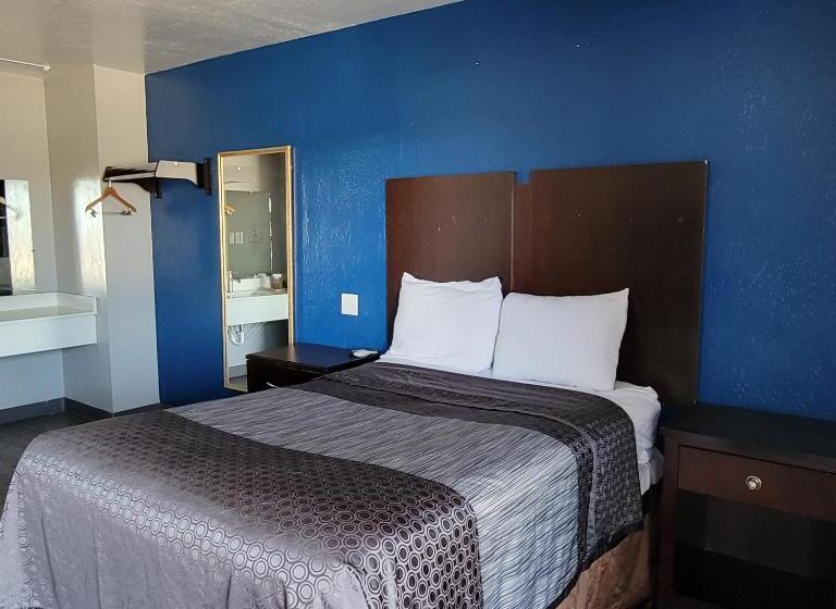 汽车旅馆 Coachman S Inn & Suites