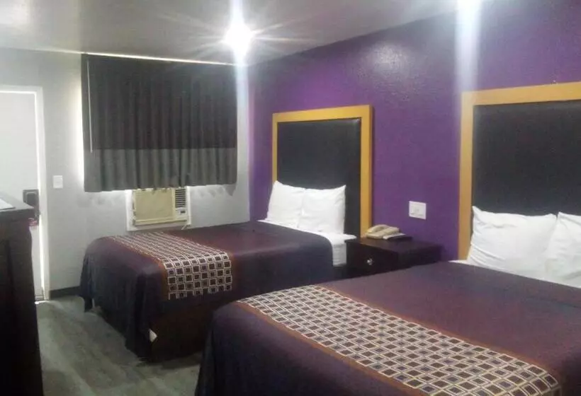 Motelli Coachman S Inn & Suites