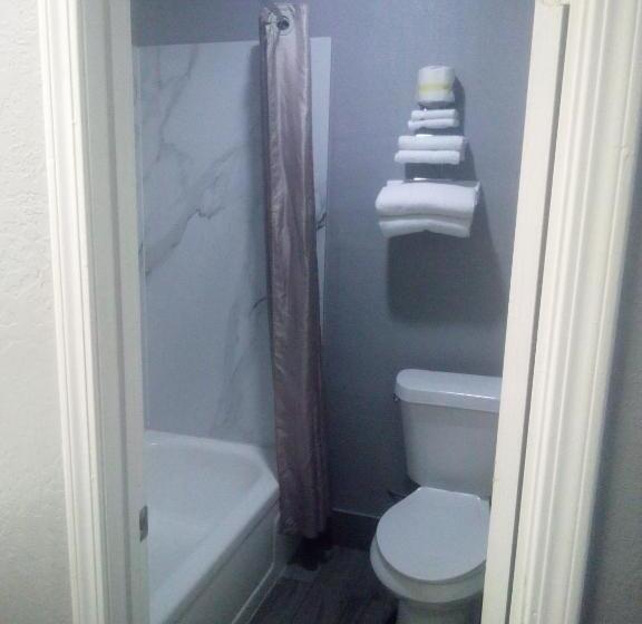 汽车旅馆 Coachman S Inn & Suites