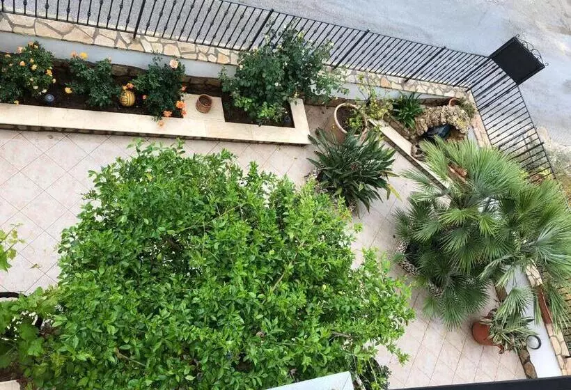 پانسیون El Nur Bed & Breakfast