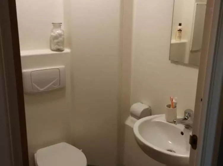 پانسیون En Suite Rooms Students Only   Newington