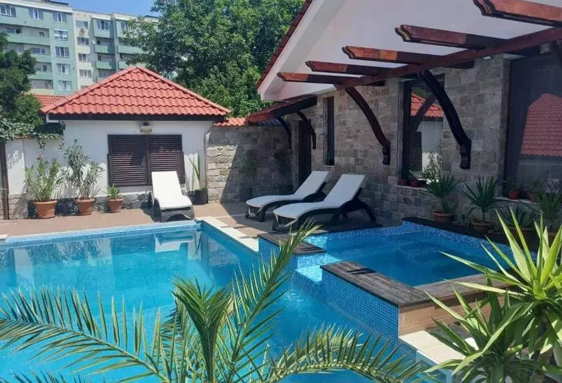 ペンション Stariya Oreh Pool & Garden