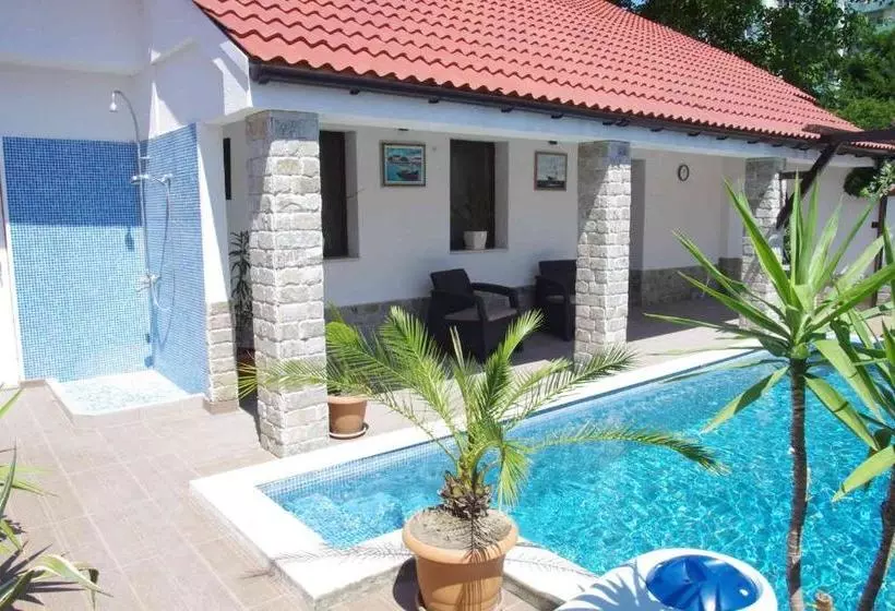 ペンション Stariya Oreh Pool & Garden
