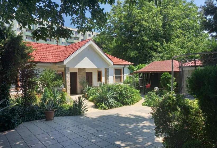 بنسيون Stariya Oreh Pool & Garden