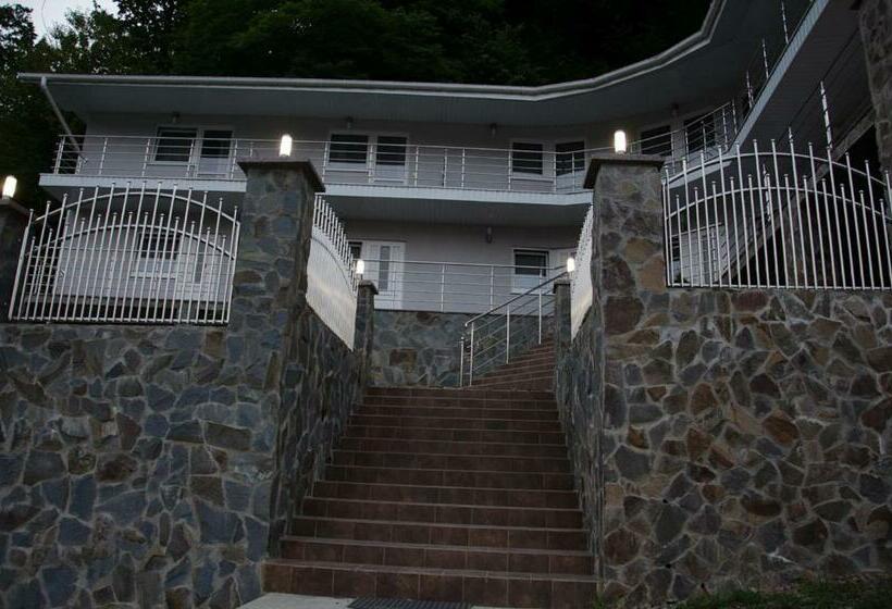 ホテル ластівчине гніздо