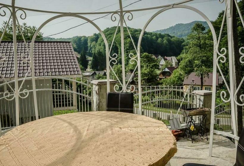 ホテル ластівчине гніздо