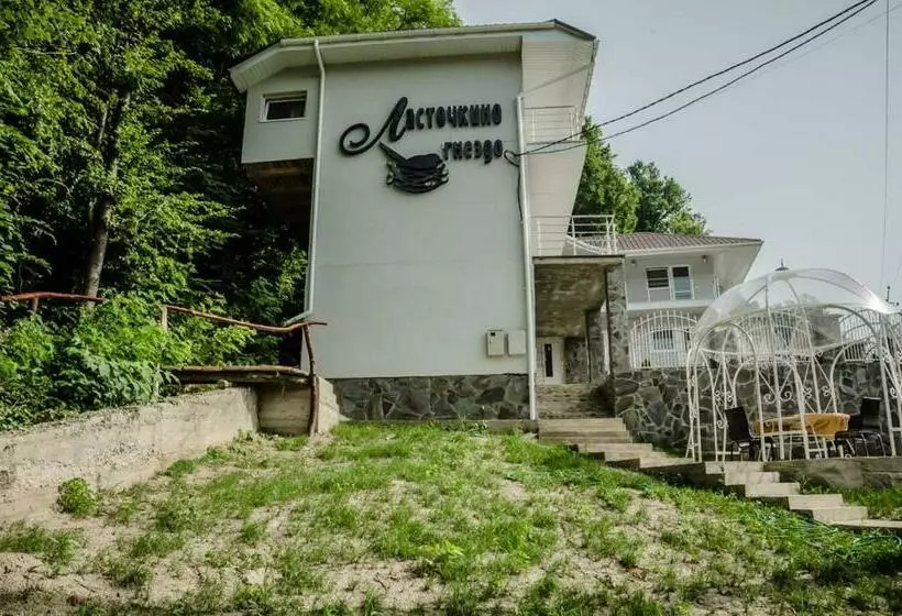 ホテル ластівчине гніздо