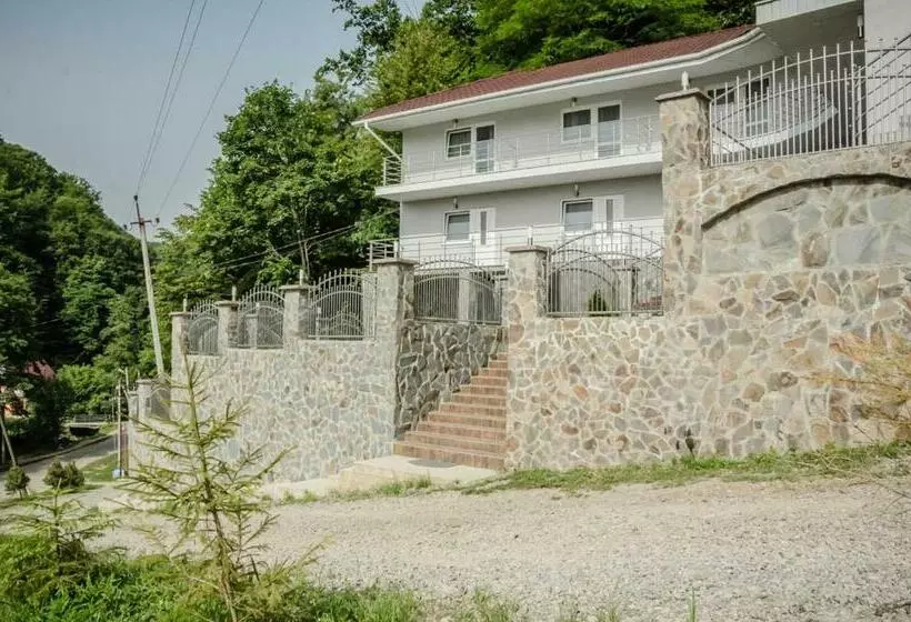 ホテル ластівчине гніздо