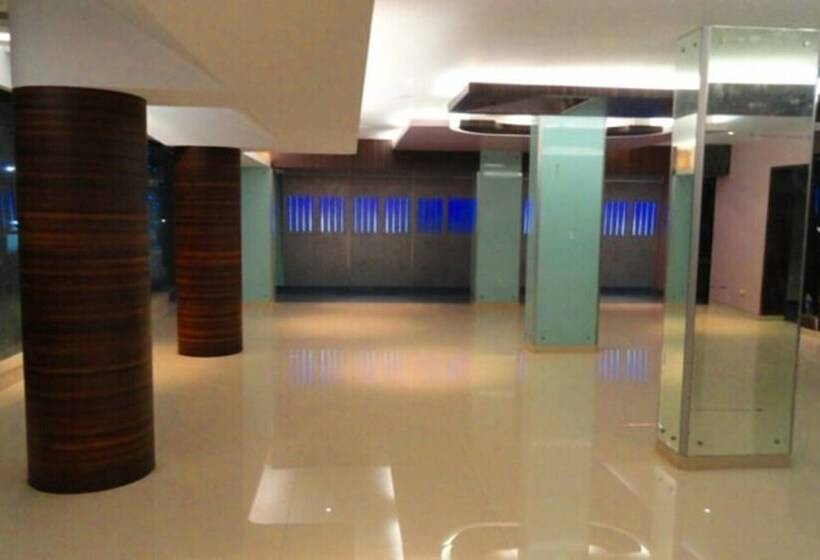 Отель Bharat Palace