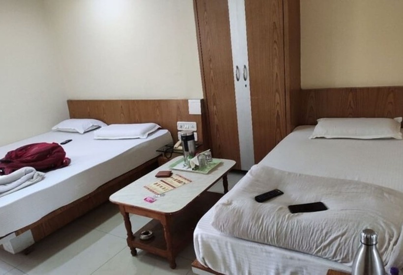 Отель Bharat Palace