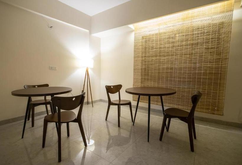 בית מלון כפרי Jatra Flagship Chattogram City Centre