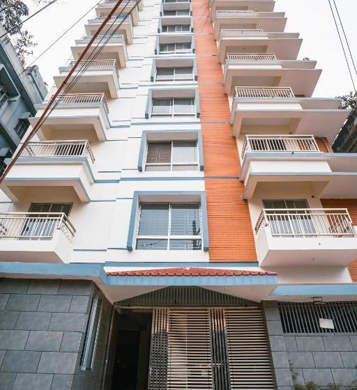 בית מלון כפרי Jatra Flagship Chattogram City Centre