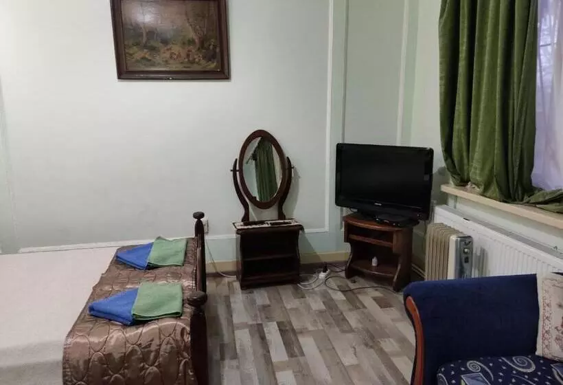 Hotelli готель маєток