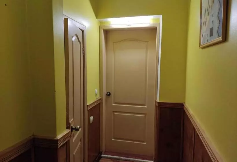 Hotelli готель маєток