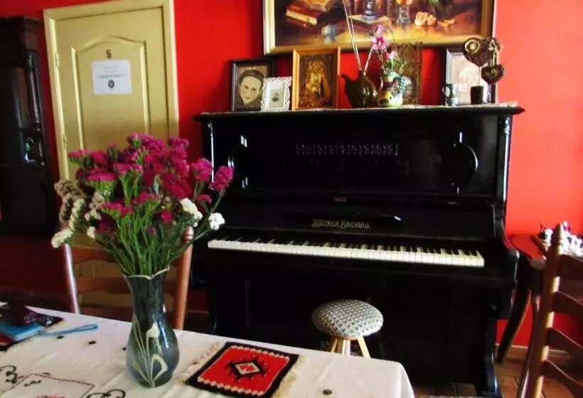 Hotelli готель маєток