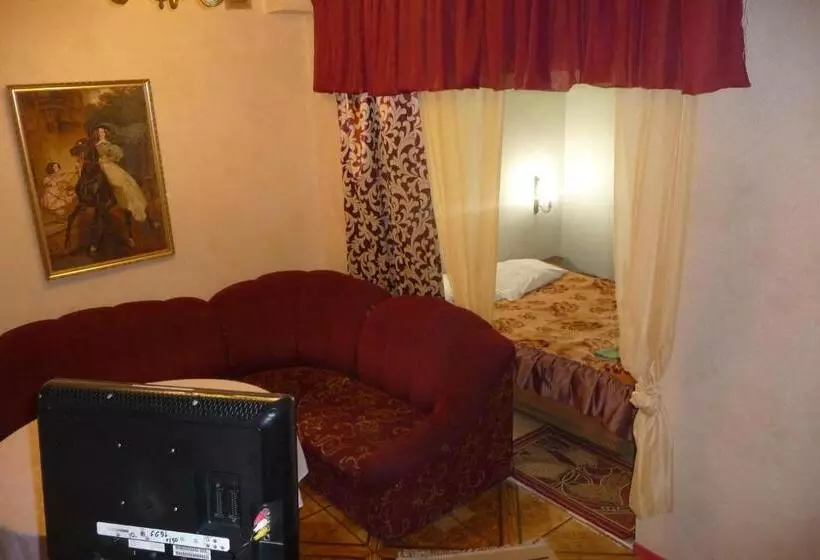 Hotelli готель маєток