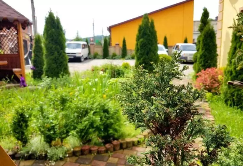 ホテル садиба святослав