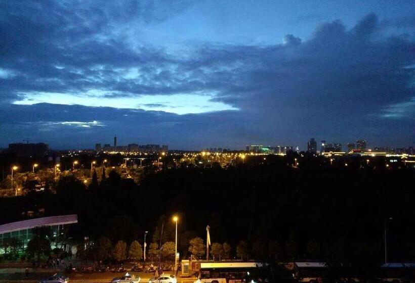 Hotel 7days Premium Kunming University Town Subway Station Branch