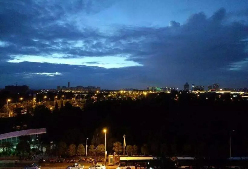 Hotelli 7days Premium Kunming University Town Subway Station Branch