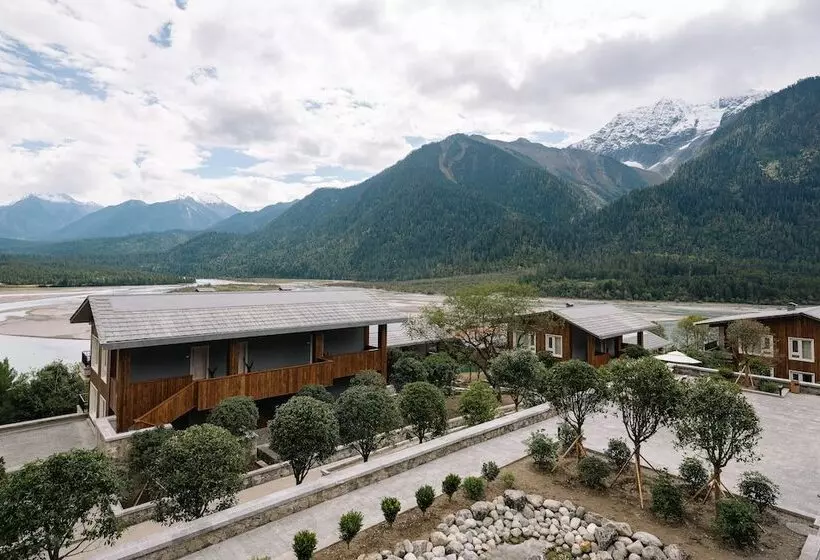 ホテル Songtsam Linka Bomi