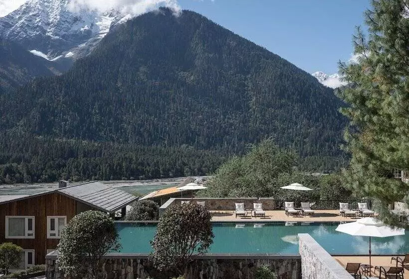 ホテル Songtsam Linka Bomi